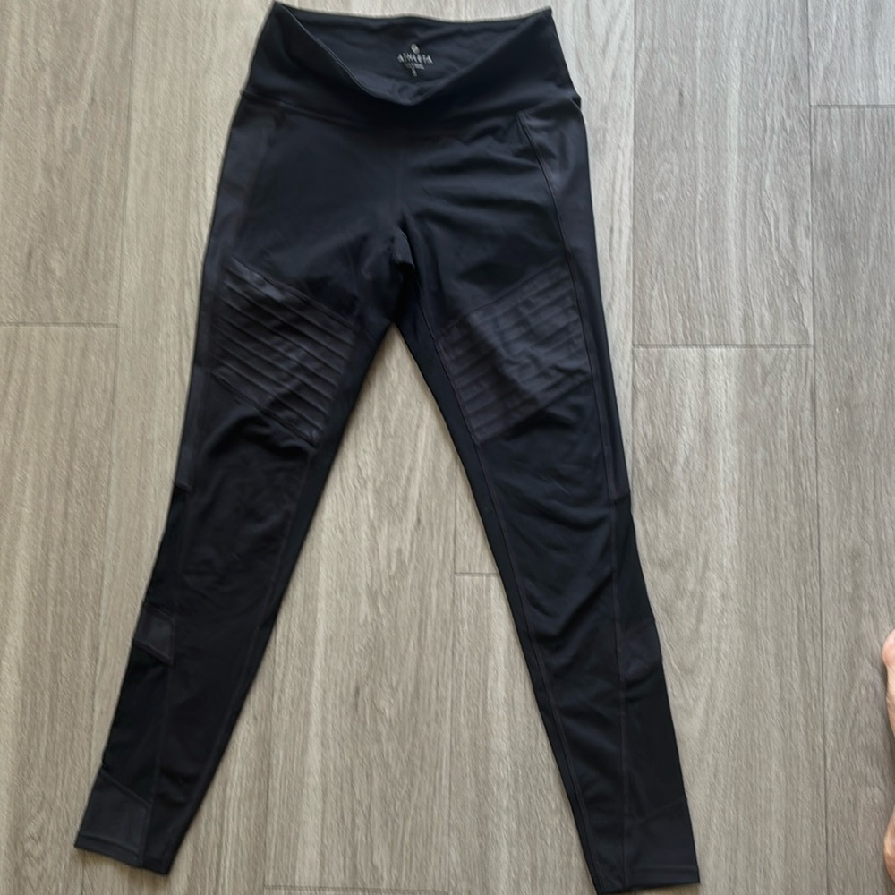 Athleta Moto Tish Mesh Black Leggins 7/8
